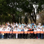 追随伟人足迹、缅怀小平同志 ——深圳市川渝商会联合党委开展清明节莲花山纪念活动